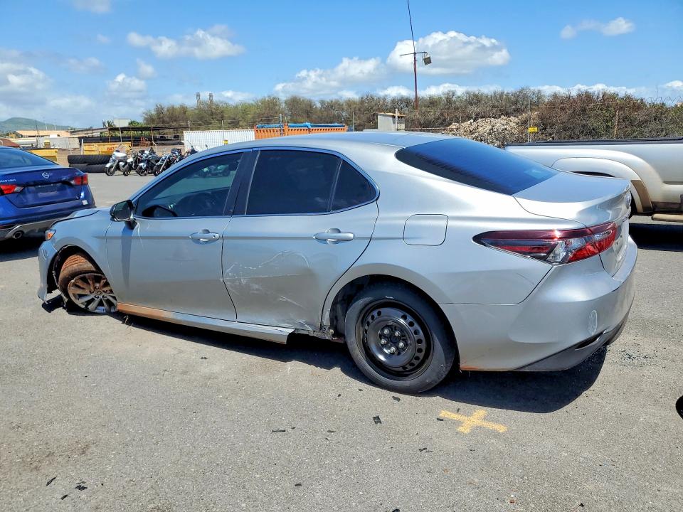47303916 :رقم المزاد ، 4T1C11AK7NU027725 vin ، 2022 Toyota Camry مزاد بيع