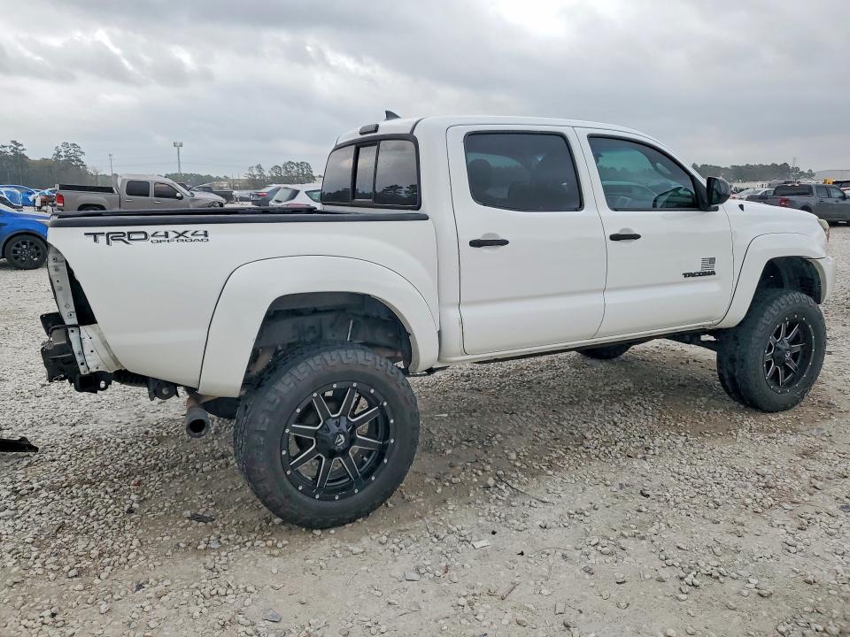 2015 Toyota Tacoma მანქანა იყიდება აუქციონზე, vin: 5TFLU4EN3FX116340, აუქციონის ნომერი: 79426485