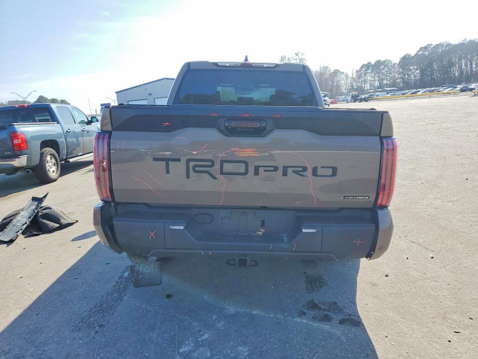 Продаж на аукціоні авто 2025 Toyota Tundra, vin: 5TFPC5DB3SX106015, номер лоту: 79292515