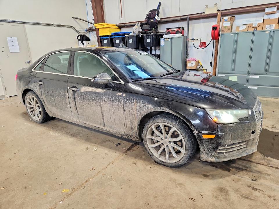 79688255 :رقم المزاد ، WAUBNAF49HN050563 vin ، 2017 Audi A4 مزاد بيع