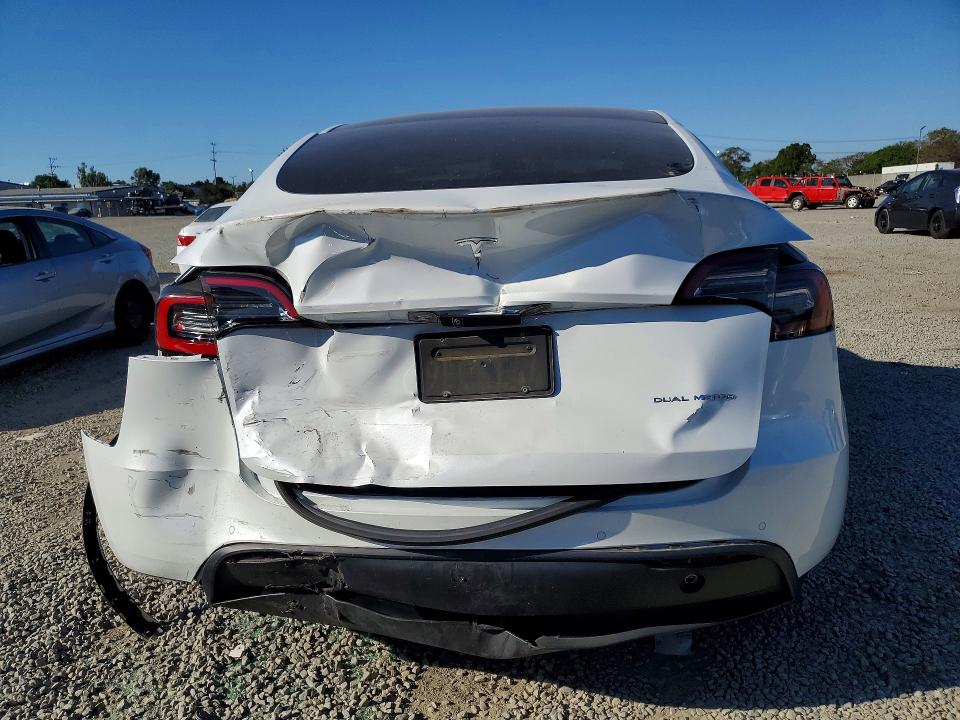 46548926 :رقم المزاد ، 7SAYGDEE8NF435497 vin ، 2022 Tesla Model Y مزاد بيع