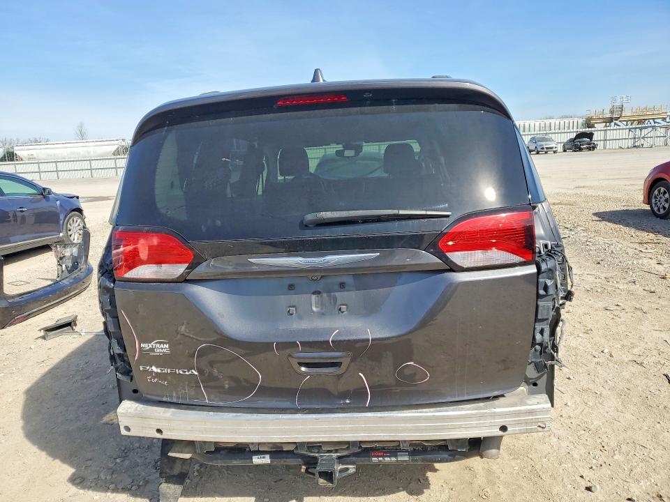 46097506 :رقم المزاد ، 2C4RC1BG1JR101618 vin ، 2018 Chrysler Pacifica مزاد بيع