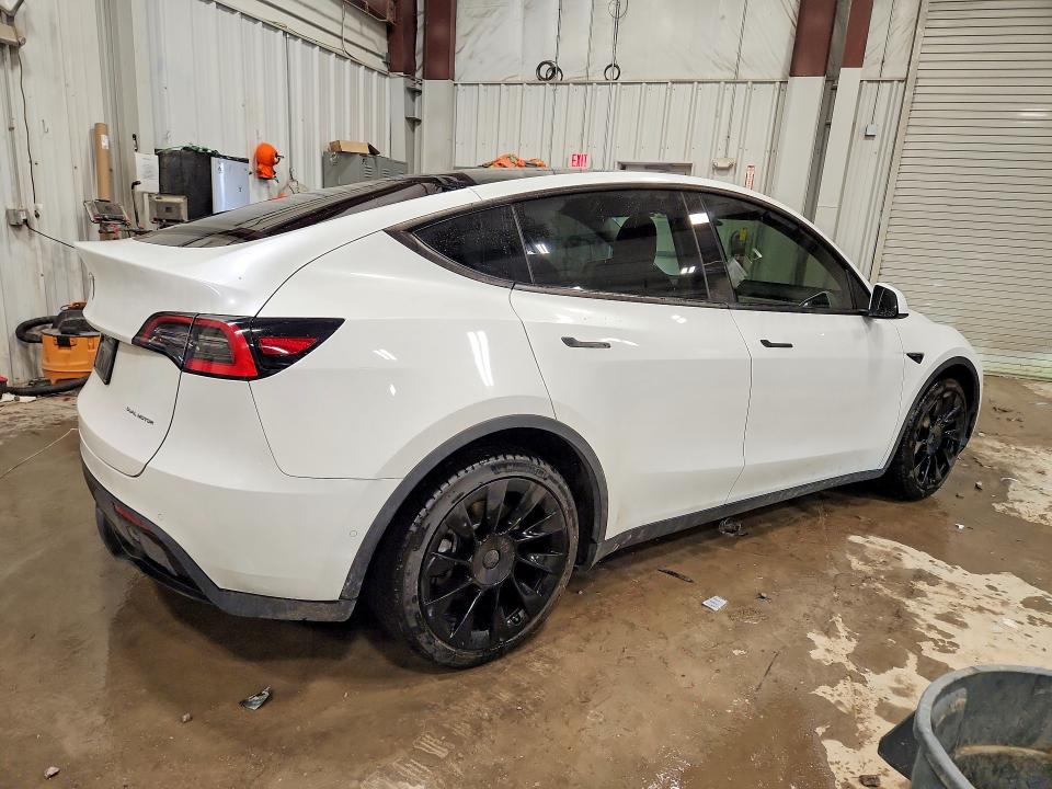 2021 Tesla Model Y მანქანა იყიდება აუქციონზე, vin: 5YJYGAEE3MF136817, აუქციონის ნომერი: 79398715