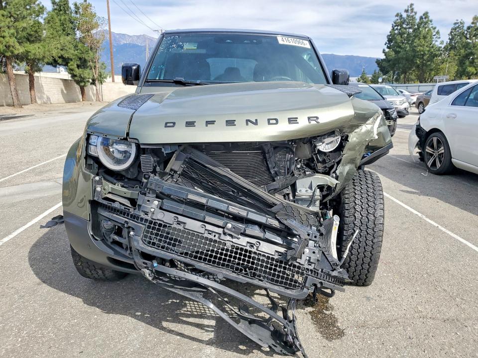 Продажа на аукционе авто 2023 Land Rover Defender, vin: SALEJ7EX7P2204383, номер лота: 41610966