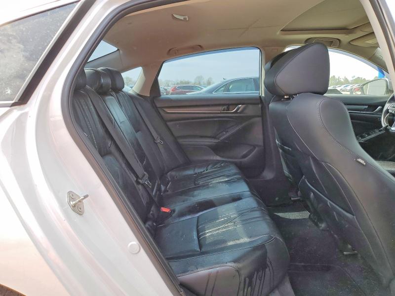 47869166 :رقم المزاد ، 1HGCV1F59JA126622 vin ، 2018 Honda Accord مزاد بيع