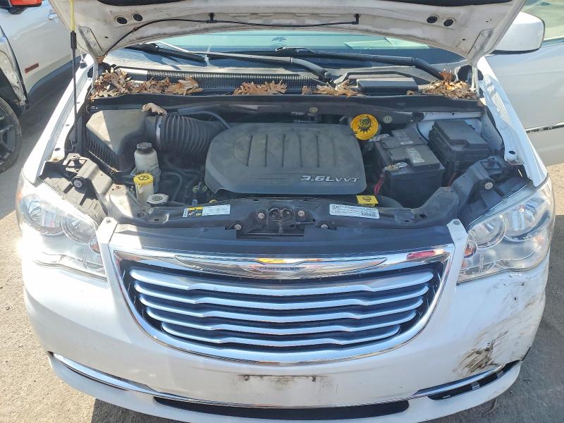 2015 Chrysler Town & Country მანქანა იყიდება აუქციონზე, vin: 2C4RC1BG0FR637130, აუქციონის ნომერი: 47610896