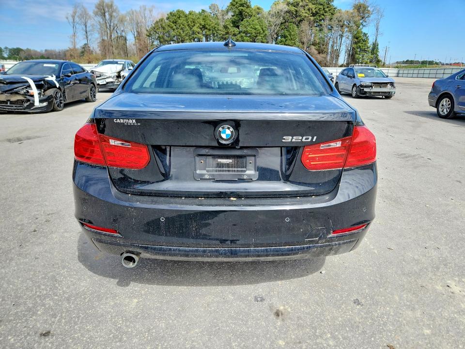 2015 Bmw 320 მანქანა იყიდება აუქციონზე, vin: WBA3B1C54FK138624, აუქციონის ნომერი: 45492106