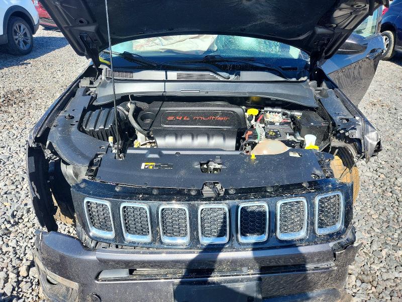 45622296 :رقم المزاد ، 3C4NJDBB6JT139093 vin ، 2018 Jeep Compass مزاد بيع