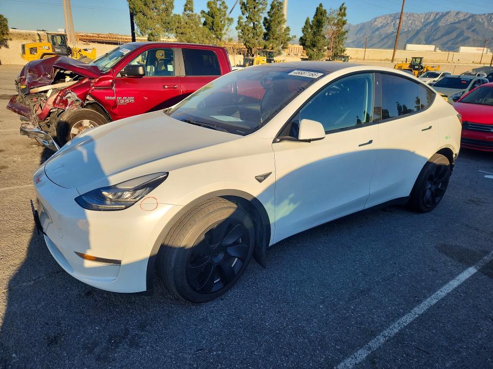 46687166 :رقم المزاد ، 5YJYGDEE7LF054685 vin ، 2020 Tesla Model Y مزاد بيع