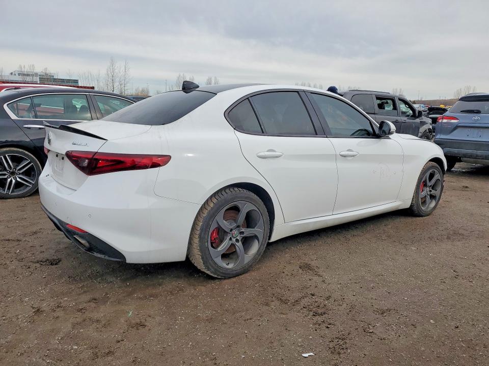 2017 Alfa Romeo Giulia მანქანა იყიდება აუქციონზე, vin: ZARFAEDN3H7549954, აუქციონის ნომერი: 78510745