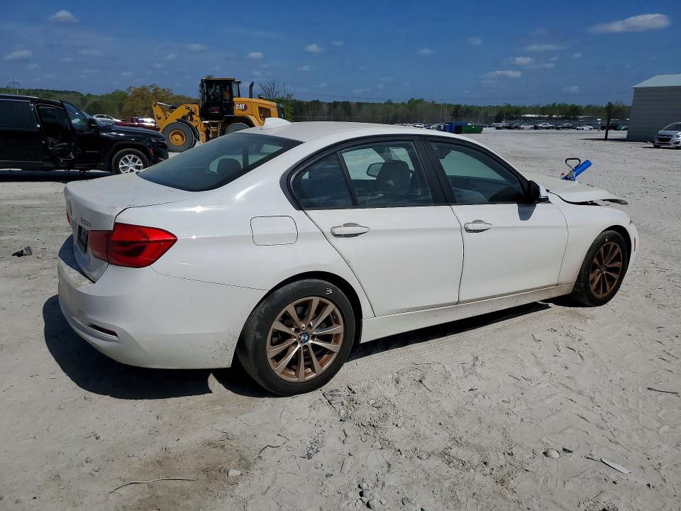 45945366 :رقم المزاد ، WBA8E1G56JNU93423 vin ، 2018 Bmw 320 مزاد بيع