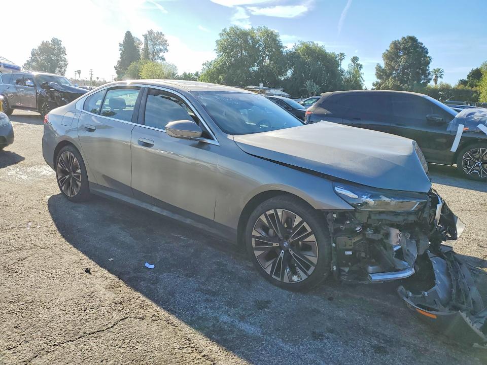 45572156 :رقم المزاد ، WBA43FJ04SCT22729 vin ، 2025 Bmw 530 مزاد بيع