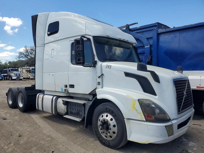 2017 Volvo Vnl მანქანა იყიდება აუქციონზე, vin: 4V4N99EH2HN975620, აუქციონის ნომერი: 45822096