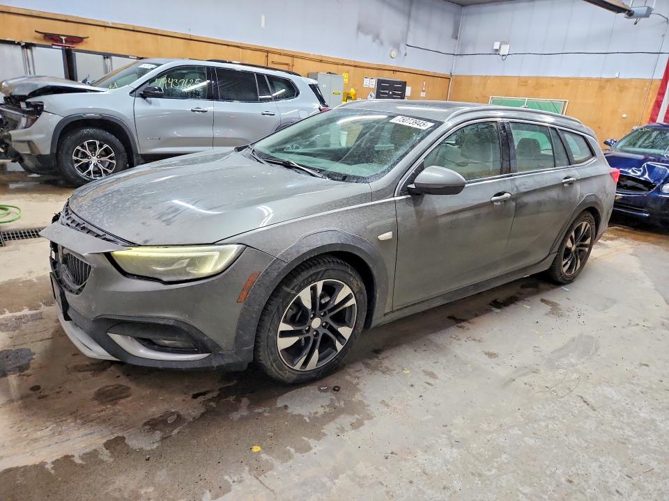 75073945 :رقم المزاد ، W04GV8SX1J1165067 vin ، 2018 Buick Regal Tourx مزاد بيع