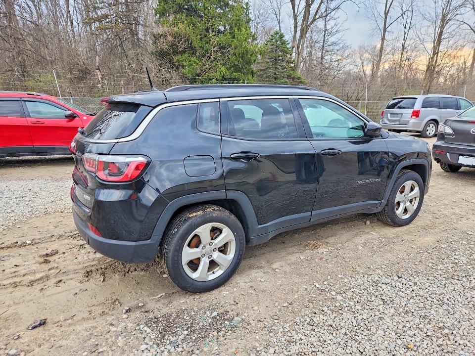 2018 Jeep Compass მანქანა იყიდება აუქციონზე, vin: 3C4NJCBB5JT265536, აუქციონის ნომერი: 48343366