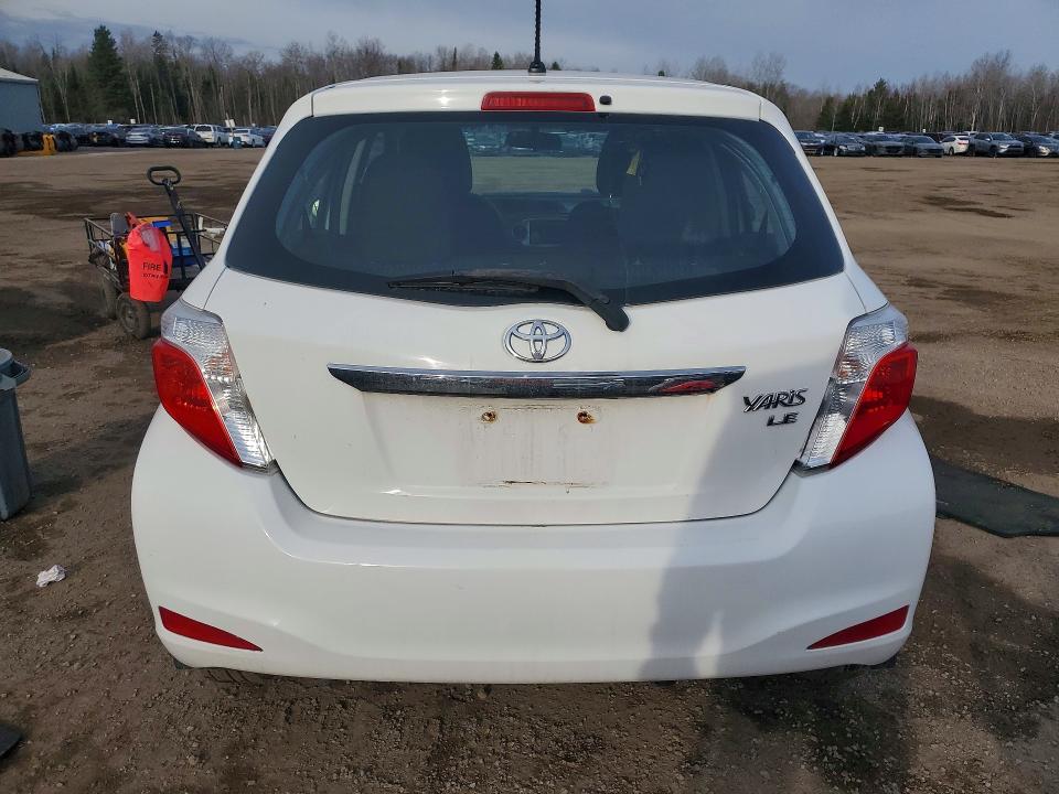 41621366 :رقم المزاد ، VNKKTUD35EA009913 vin ، 2014 Toyota Yaris مزاد بيع