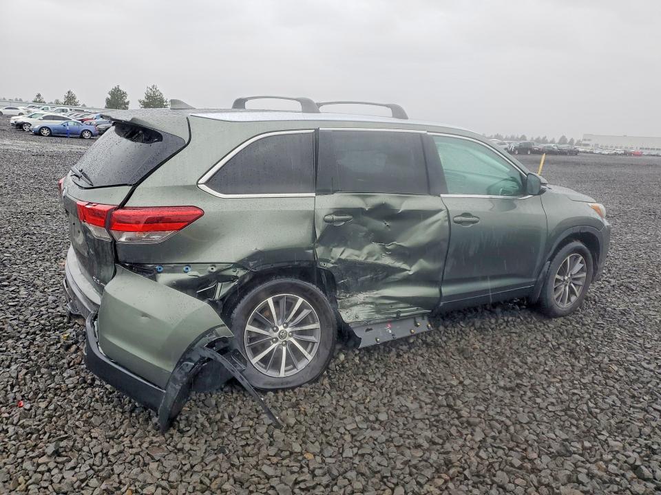 2019 Toyota Highlander მანქანა იყიდება აუქციონზე, vin: 5TDJZRFH3KS940661, აუქციონის ნომერი: 47308536