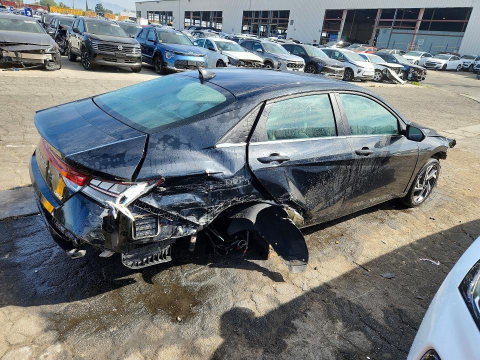 2025 Hyundai Elantra მანქანა იყიდება აუქციონზე, vin: KMHLP4DG9SU975031, აუქციონის ნომერი: 47443836