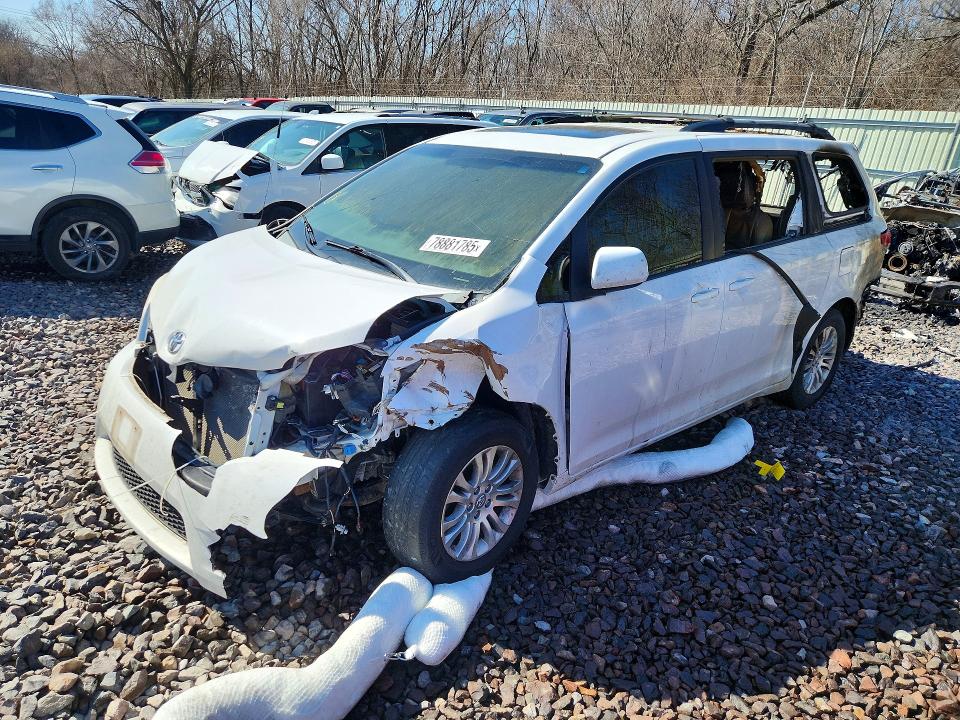 Продажа на аукционе авто 2014 Toyota Sienna, vin: 5TDYK3DC3ES424537, номер лота: 78881785