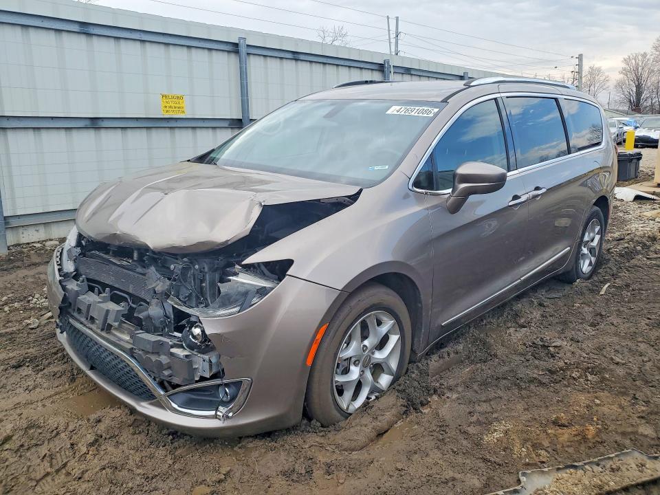47691086 :رقم المزاد ، 2C4RC1EGXHR743700 vin ، 2017 Chrysler Pacifica مزاد بيع