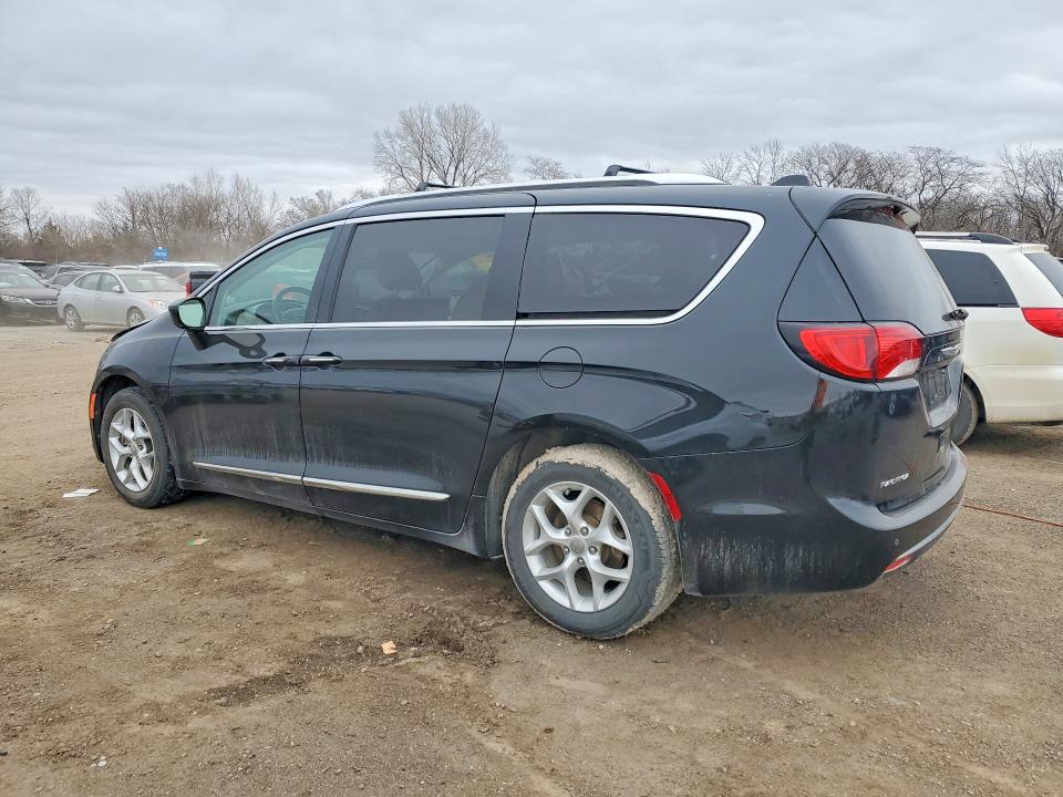 42070196 :رقم المزاد ، 2C4RC1EG8HR796380 vin ، 2017 Chrysler Pacifica مزاد بيع
