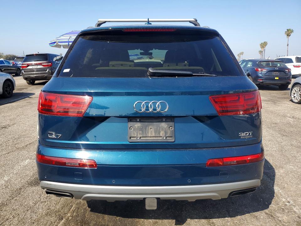Продажа на аукционе авто 2018 Audi Q7, vin: WA1VAAF79JD030308, номер лота: 47482076
