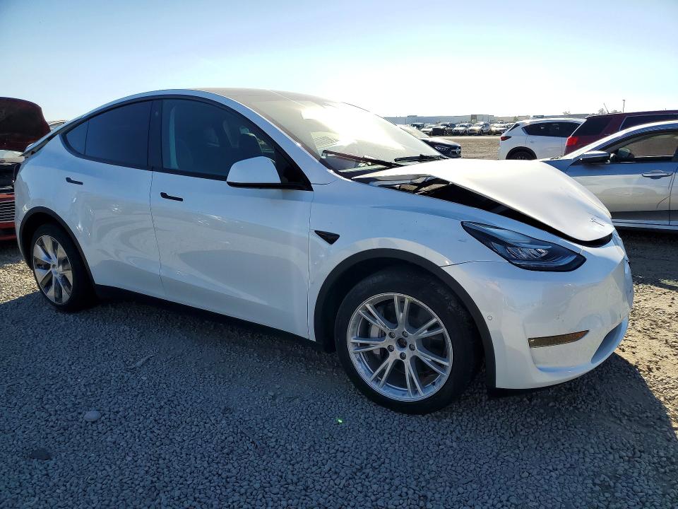 46548926 :رقم المزاد ، 7SAYGDEE8NF435497 vin ، 2022 Tesla Model Y مزاد بيع