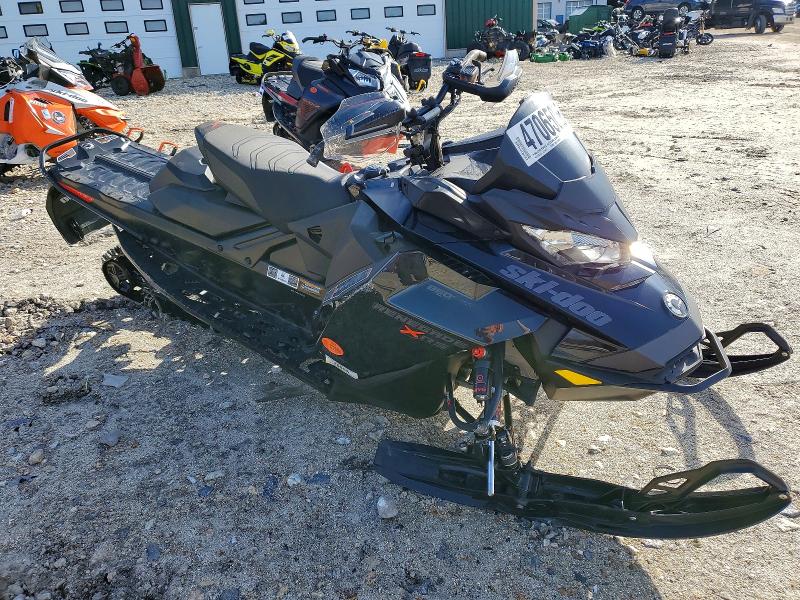47065056 :رقم المزاد ، 2BPSUMNR0NV000029 vin ، 2022 Ski Mxz مزاد بيع