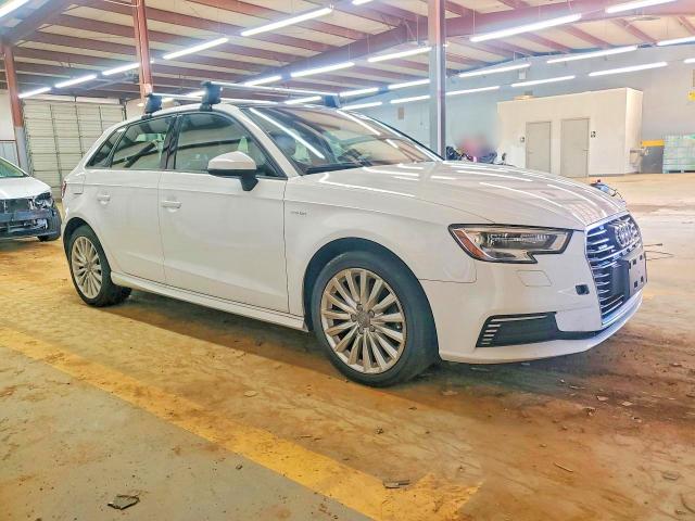 2017 Audi A3 მანქანა იყიდება აუქციონზე, vin: WAUUPBFF5HA074165, აუქციონის ნომერი: 46639836
