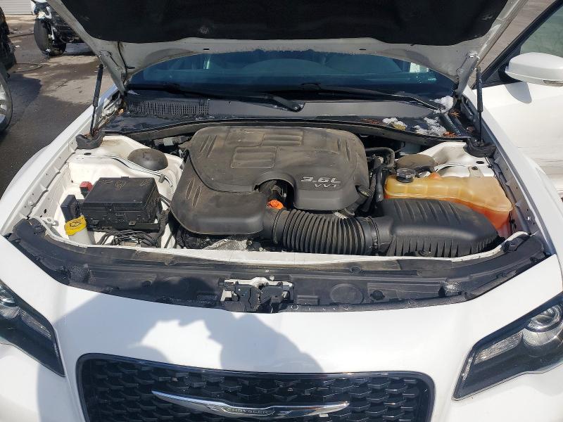 Aukcja sprzedaży 2018 Chrysler 300, vin: 2C3CCABG1JH240647, numer aukcji: 79635335