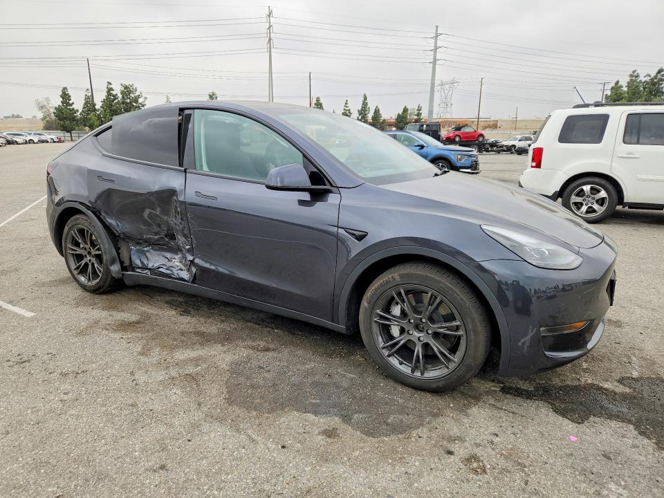 Продаж на аукціоні авто 2025 Tesla Model Y, vin: 7SAYGAEEXSF308874, номер лоту: 47648946
