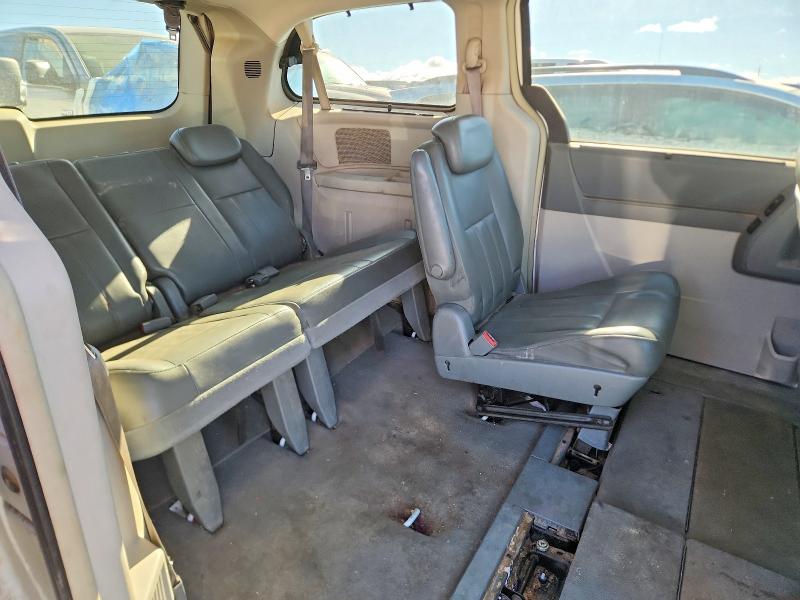 79915125 :رقم المزاد ، 2A4RR5DX4AR351335 vin ، 2010 Chrysler Town & Cnt مزاد بيع