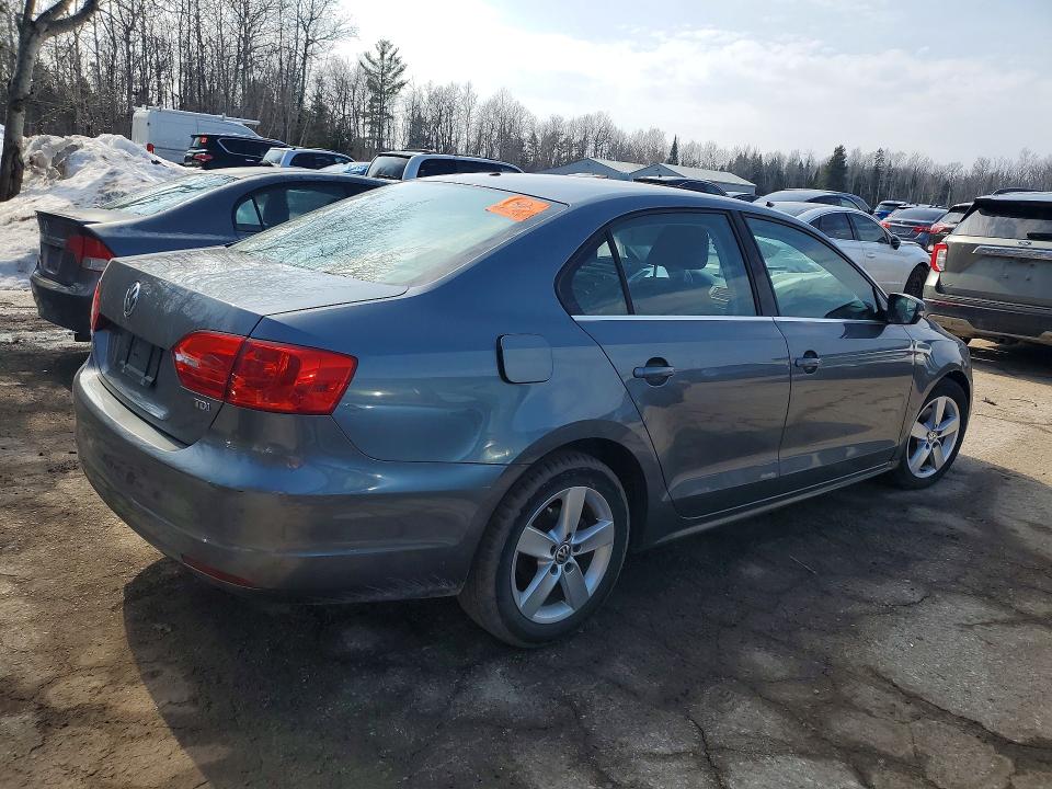 42047486 :رقم المزاد ، 3VWDL7AJ3DM452243 vin ، 2013 Volkswagen Jetta مزاد بيع