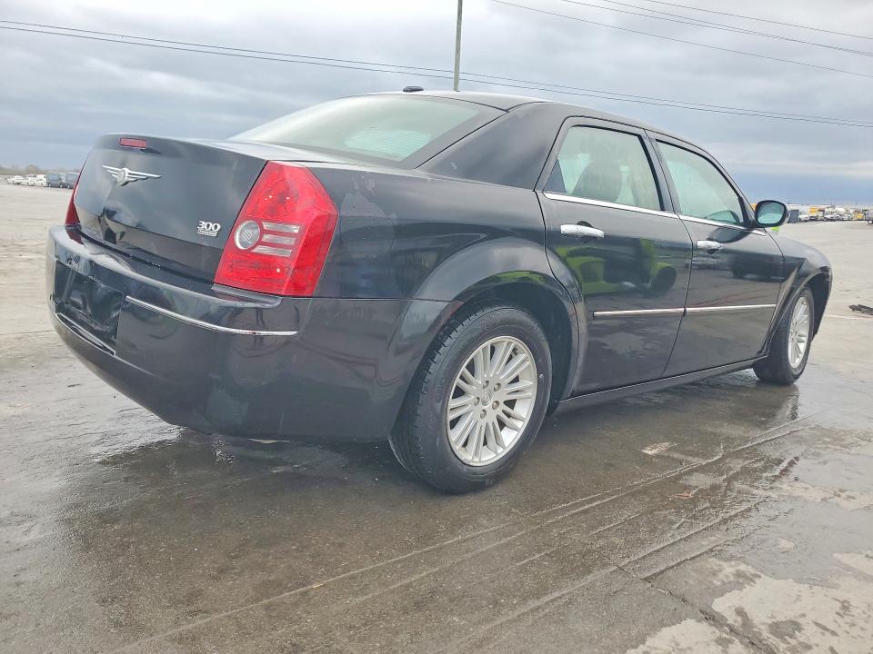 47731816 :رقم المزاد ، 2C3CA1CV0AH255823 vin ، 2010 Chrysler 300 مزاد بيع