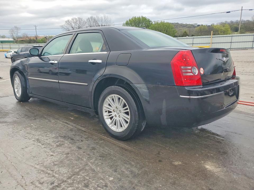 47731816 :رقم المزاد ، 2C3CA1CV0AH255823 vin ، 2010 Chrysler 300 مزاد بيع