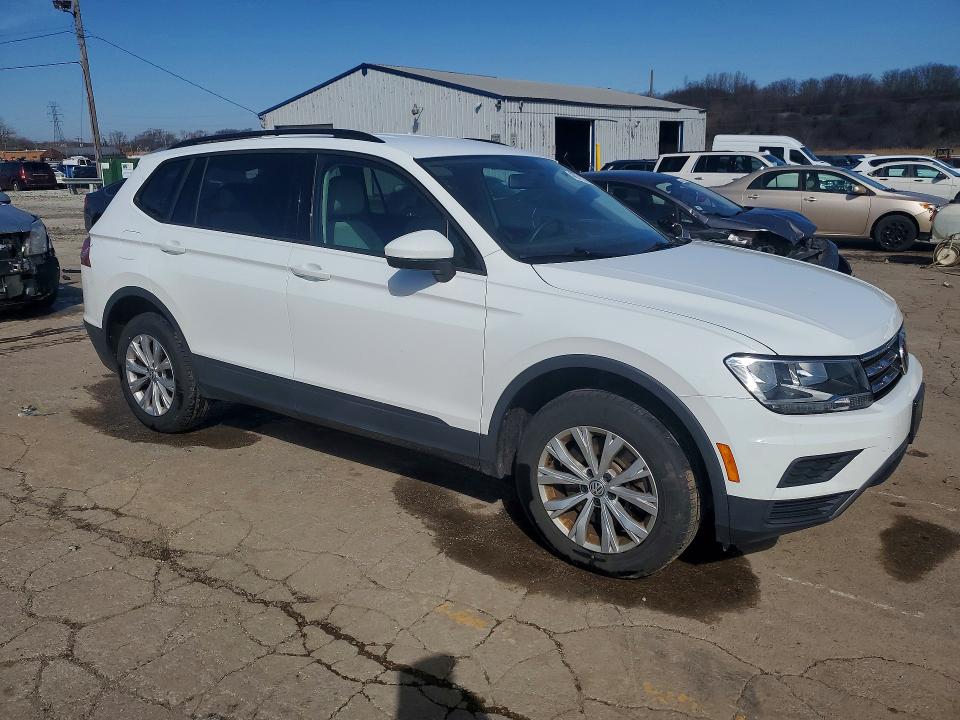 Продажа на аукционе авто 2020 Volkswagen Tiguan, vin: 3VV1B7AX8LM113443, номер лота: 46710756