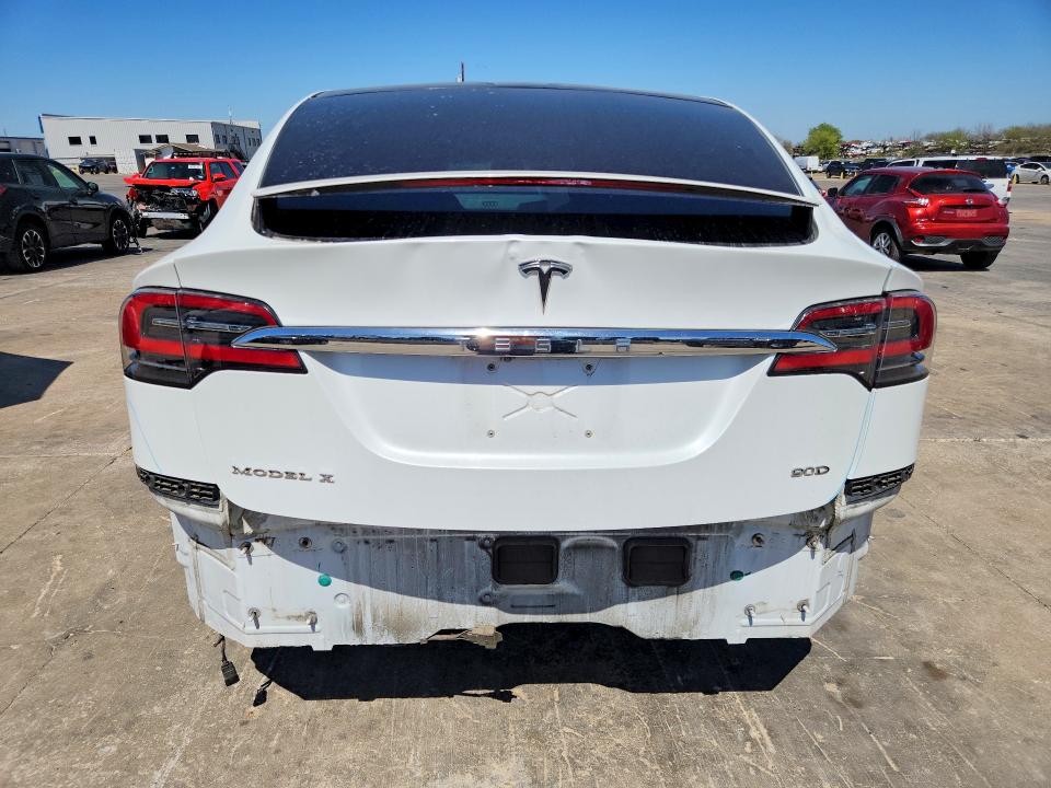 46890346 :رقم المزاد ، 5YJXCBE26GF021314 vin ، 2016 Tesla Model X مزاد بيع