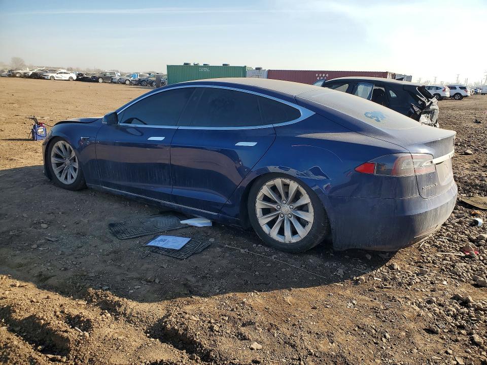 79196665 :رقم المزاد ، 5YJSA1E22HF200395 vin ، 2017 Tesla Model S مزاد بيع