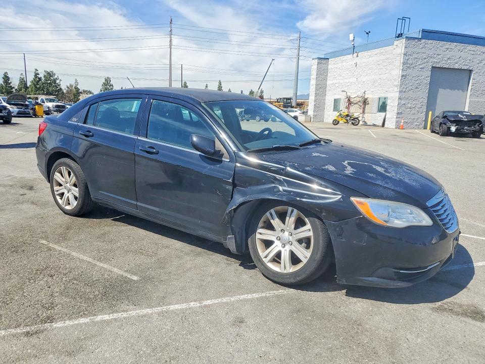 2013 Chrysler 200 მანქანა იყიდება აუქციონზე, vin: 1C3CCBAB8DN639997, აუქციონის ნომერი: 46058296
