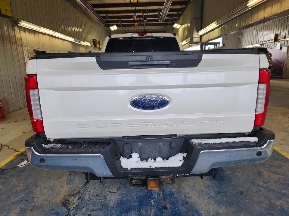 46590076 :رقم المزاد ، 1FT8W3BT1KEE63815 vin ، 2019 Ford F350 مزاد بيع