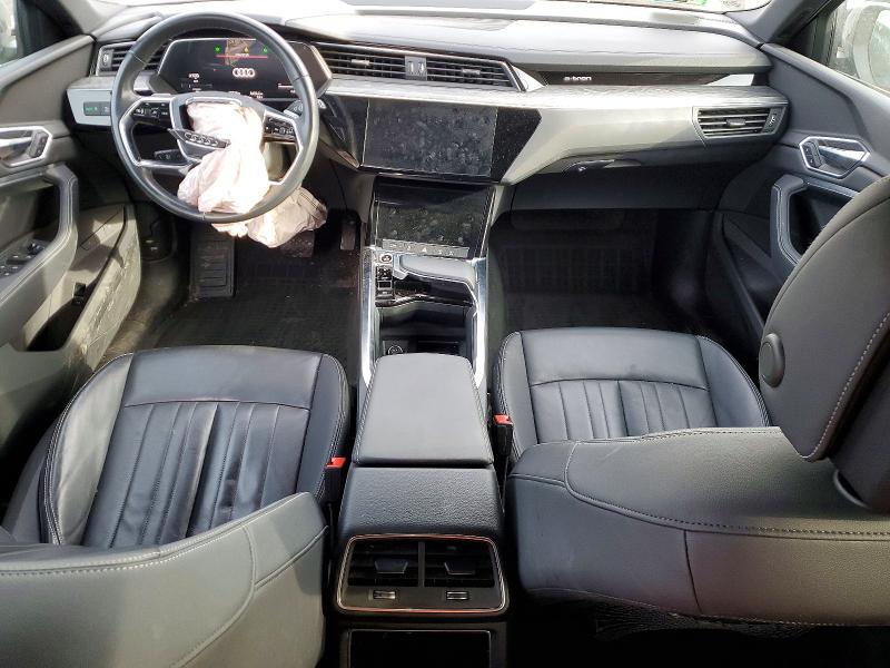 46537936 :رقم المزاد ، WA1AAAGE9NB009732 vin ، 2022 Audi E-tron مزاد بيع