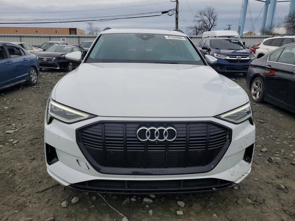 2021 Audi E-tron მანქანა იყიდება აუქციონზე, vin: WA1LAAGE7MB027265, აუქციონის ნომერი: 47544696