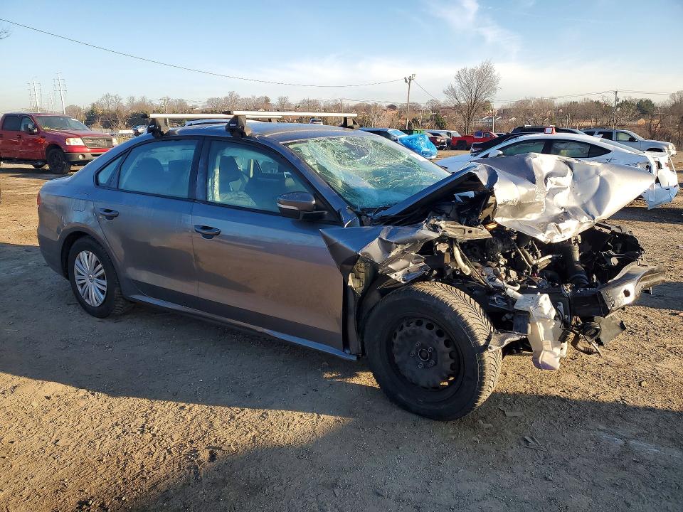 46758786 :رقم المزاد ، 1VWAP7A37EC014109 vin ، 2014 Volkswagen Passat مزاد بيع