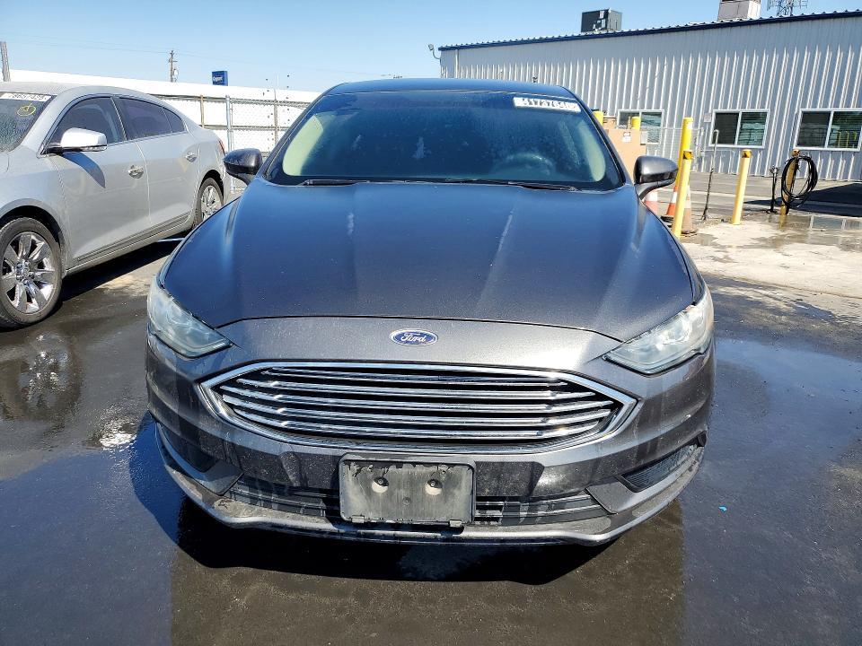 41737646 :رقم المزاد ، 3FA6P0HD4HR255622 vin ، 2017 Ford Fusion مزاد بيع