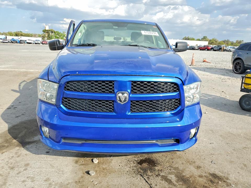41590296 :رقم المزاد ، 1C6RR6KT8JS315570 vin ، 2018 Ram 1500 مزاد بيع
