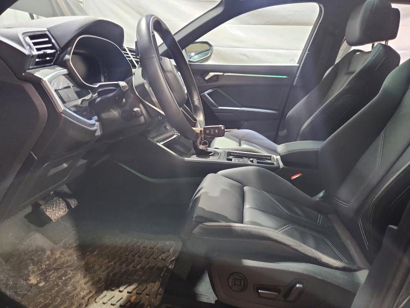 45487766 :رقم المزاد ، WA1EECF36N1148112 vin ، 2022 Audi Q3 مزاد بيع