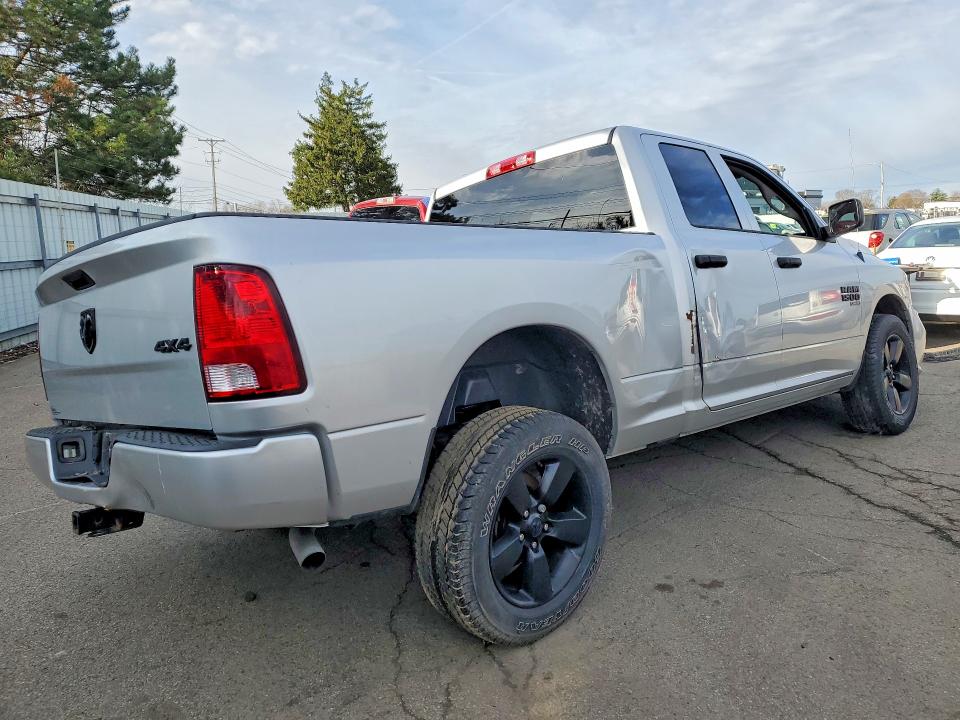 45630236 :رقم المزاد ، 1C6RR7FG3KS537373 vin ، 2019 Ram 1500 Classic مزاد بيع