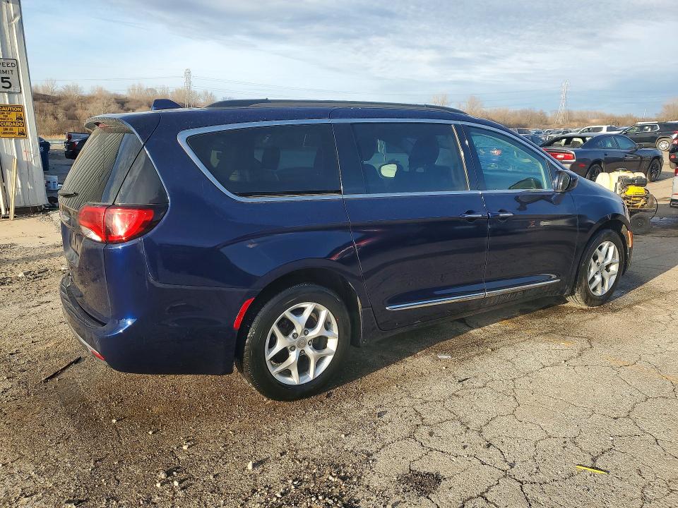 Продажа на аукционе авто 2017 Chrysler Pacifica, vin: 2C4RC1BG4HR514806, номер лота: 46457776