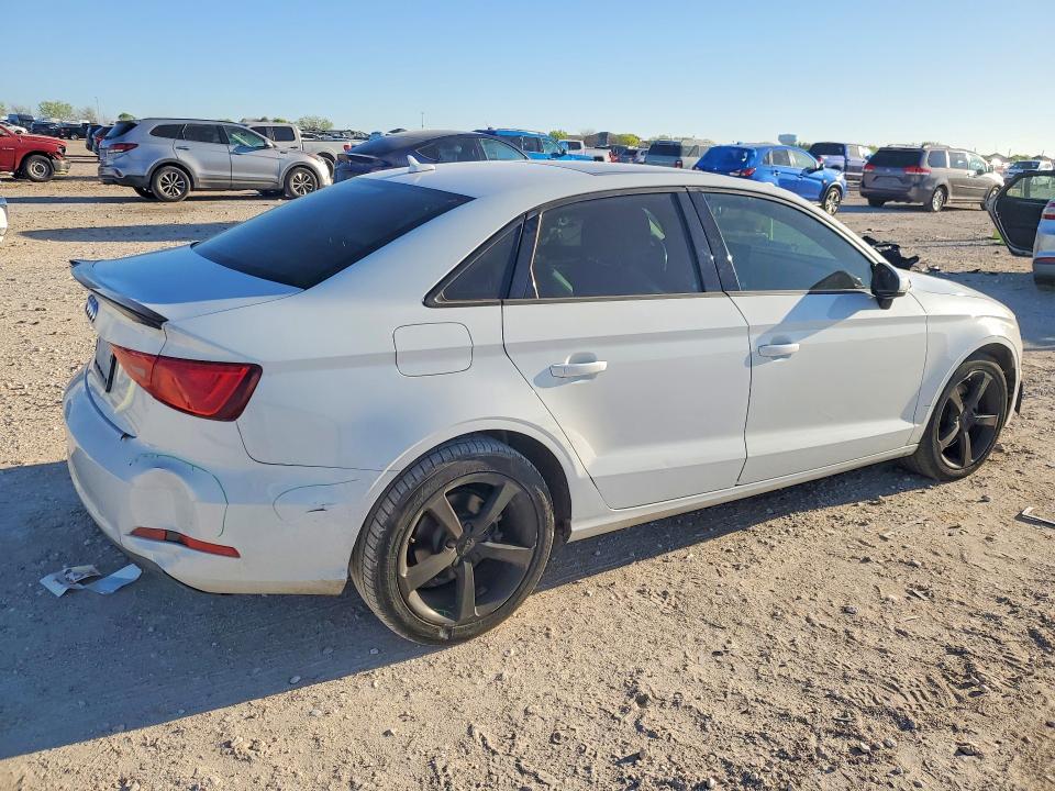 2015 Audi A3 მანქანა იყიდება აუქციონზე, vin: WAUACGFF4F1084131, აუქციონის ნომერი: 45942156