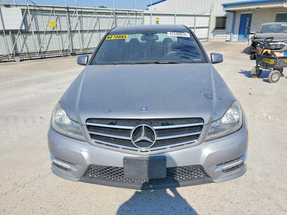 Продажа на аукционе авто 2012 Mercedes-benz C, vin: WDDGF4HBXCR198280, номер лота: 47248816